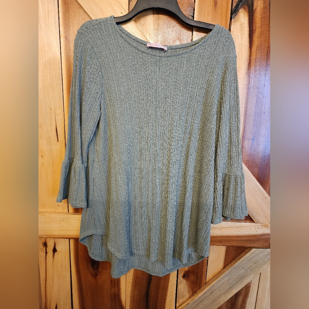 NWOT Women's top size large
